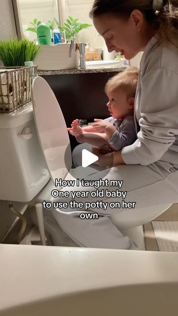 Natalia Berestovskaia on Instagram: "Potty training a child from an early age isn’t as challenging as it may seem. Don’t assume that this consumes my entire day—it only takes a few minutes, just like changing a baby’s diaper. Give it a try and see how effective this method can be! #pottytraininngtips #pottytraininingmama #pottytraininng #pottytrainin #baby #toddler #diaperfreebaby #diaperfreetoddler" Early Potty Training, Toddler Potty, Potty Training Boys, Baby Potty, Baby Facts, Smart Parenting, Be Be, Baby Changing, Potty Training