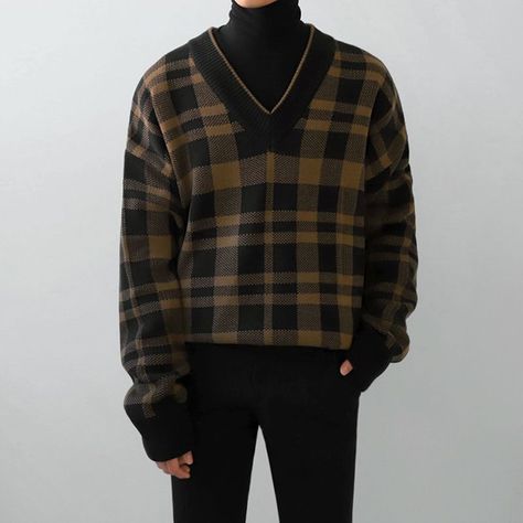 Mens Fall Outfits, Plaid Sweater, Knitted Tops, Mens Winter Fashion, 가을 패션, Korean Men, Mode Inspiration, V Neck Sweater, Casual Outfit