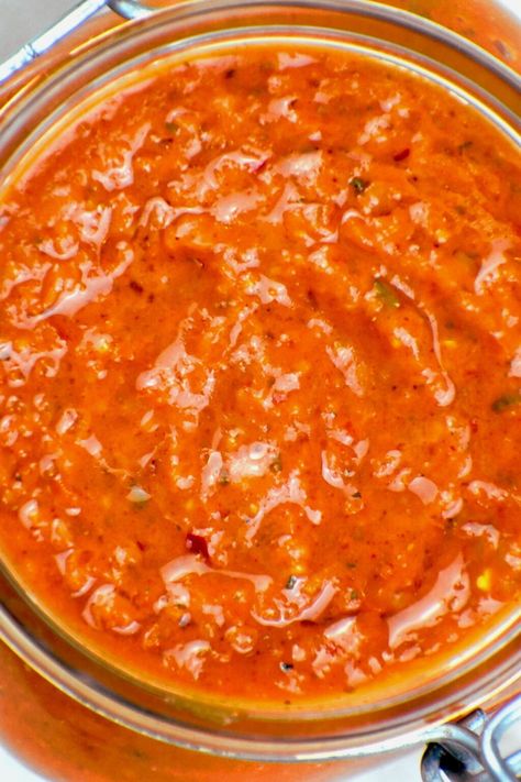 Peri Peri Sauce is a spicy African condiment with a complex flavor profile. It's most well known as the star ingredient of Peri Peri Chicken. Peri Peri Sauce Recipe, Peri Peri Sauce, Peri Chicken, Peri Peri Chicken, Peri Peri, Hot Pepper Sauce, South African Recipes, Homemade Seasonings, Savory Sauce