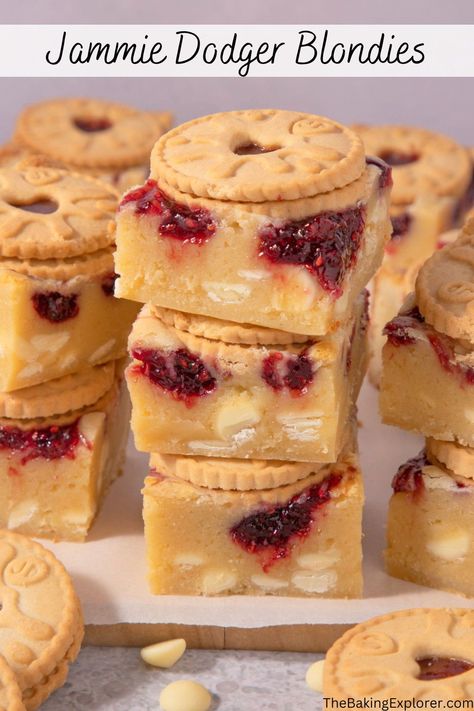 Baking With Blondie Recipes, Jamie Dodger Blondies, Cookie Slice Recipes, Jammie Dodger Blondies, Jammy Dodger Blondies, British Baked Goods, Sweet Tray Bake Recipes, Easy Traybakes, Slices Recipes Easy