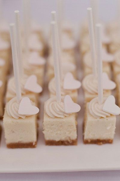 Cheesecake On A Stick, Cheesecake Pops, Wedding Cake Alternatives, Cake Mini, Cake Bites, Wedding Dessert Table, Small Desserts, Cheesecake Bites, Dessert Buffet