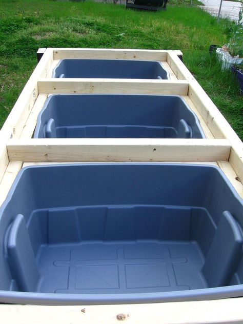 Cheap Raised Garden Beds Diy, Garden Beds Diy, Watering Raised Garden Beds, Diy Self Watering Planter, Cheap Raised Garden Beds, Diy Container Gardening, Ikan Air Tawar, Self Watering Containers, Beds Diy