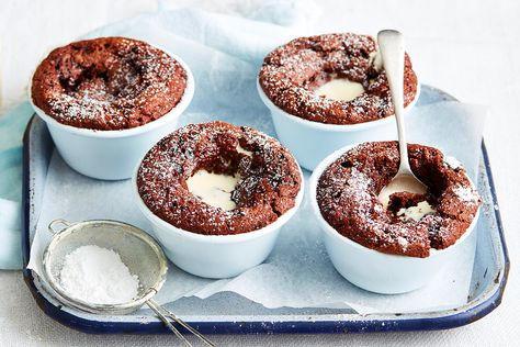 Individual chocolate self saucing puddings Gooey Chocolate Cake, Self Saucing Pudding, Ramekin Dishes, Crumble Bars, Rich Chocolate Cake, Flourless Chocolate Cakes, Winter Desserts, Flourless Chocolate, Pudding Recipe