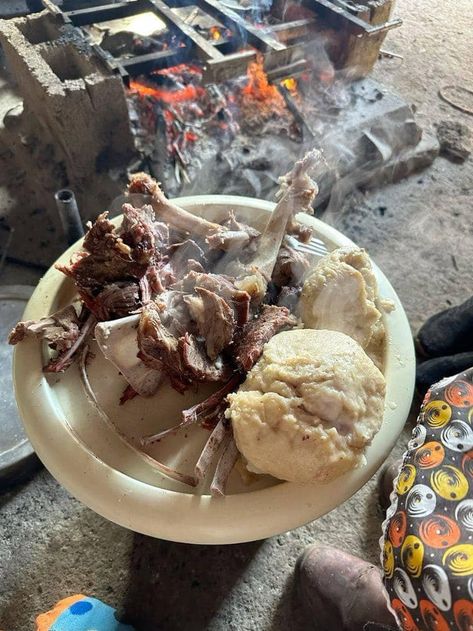 Dinner 😋 😋 😋 😋 😋 😋 😋 😋 Xhosa Culture Aesthetic, Emakhaya Aesthetic, Xhosa Food, Zulu Food, Homemade Comfort Food, Africa Food, Foodie Instagram, Food Stations, South African Recipes