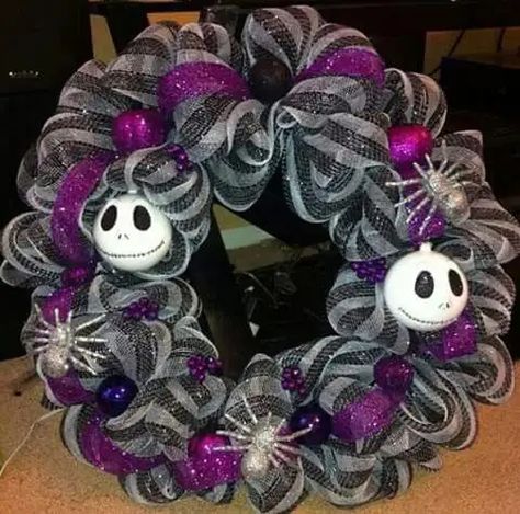 Diet For Diabetics, Nightmare Before Christmas Wreath, 3 Day Military, Spooky Diy, Nightmare Before Christmas Decorations, Hallowen Ideas, Diy Halloween Wreath, Dollar Store Halloween, Adornos Halloween