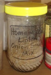 theArtisticFarmer: Homemade "Lipton" Onion Soup Mix Homemade Lipton Onion Soup, Costco Muffin Recipe, Diy Spice Mix, Onion Soup Mix Recipe, Homemade Brown Sugar, Homemade Dry Mixes, Frugal Cooking, Lipton Onion Soup Mix, Homemade Foods