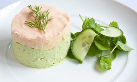 Avocado-Salmon Mousse Mary Berry Salmon, Salmon Mousse Recipe, Salmon Mousse Recipes, Salmon Terrine, Salmon Pie, Salmon Mousse, Pea And Mint Soup, Beetroot Soup, Mary Berry Recipe