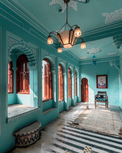 @himanshu_pagariya City Palace Udaipur, Udaipur, Travel Journal, Palace, Travel Photography, India, Blue, White