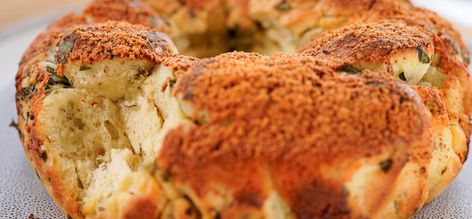 Garlic and Herb Pull Apart Bread by Katie Lee Biegel Herb Pull Apart Bread, Tomato Dipping Sauce, Savory Monkey Bread, Sunny Go, Katie Lee Biegel, The Kitchen Food Network, Bread Pull Apart Recipes, Pull Apart Bread, Monkey Bread