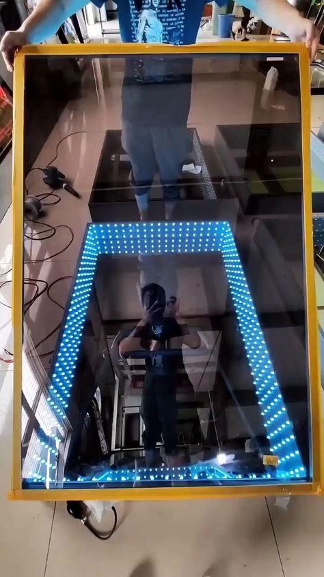 Infinity Mirror Diy, Plane Mirror, Infinity Table, Infinity Lights, Glass Art Techniques, Pillar Design, Infinity Mirror, Hall Interior Design, Diy Wall Art Decor