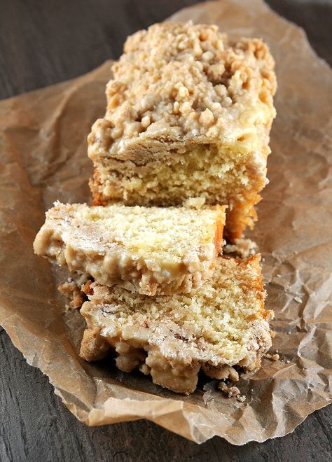 eggnog NY crumb cake w/ spiced rum glaze Eggnog Bread, Eggnog Recipe, Egg Nog, Crumb Cake, Köstliche Desserts, Spiced Rum, Sweets Treats, Holiday Baking, Let Them Eat Cake