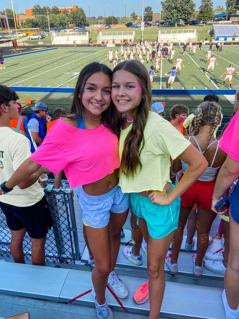 Neon Football Game Outfit, Black And Gold Football Game Outfit, Neon Outfits For Football Games, Neon Lululemon Outfits, Purple Football Game Outfits, Preppy Football Game Outfit, Neon Student Section Outfits, Neon Game Day Outfits, Neon Night Outfit Football