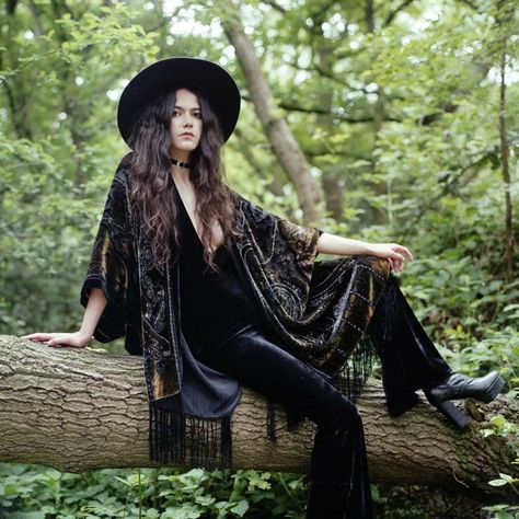 Dark Hippie, Witchy Outfits, Bohemian Goth, Hippie Goth, Goth Outfit Ideas, Boho Witch, Boho Goth, Mode Hippie, Grunge Dress