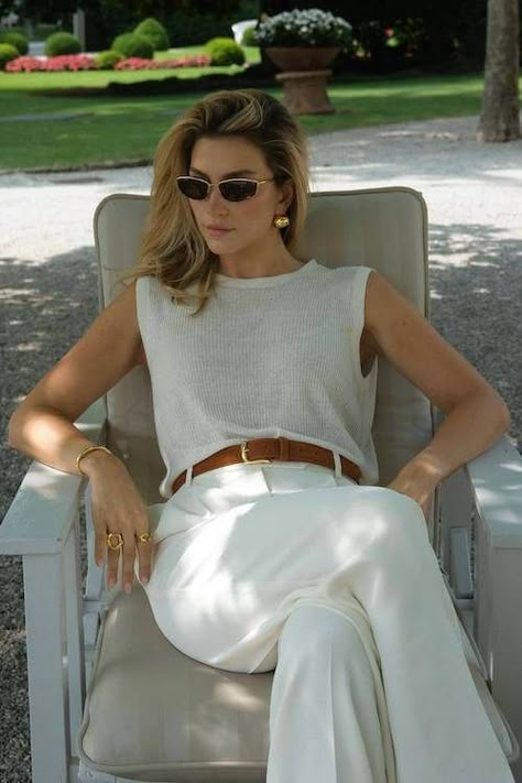 Old Money Hamptons Outfits, Casual Sophisticated Outfits Summer, Summer Fits Old Money, Classy Summer Outfits Old Money, Paris Outfits May, Old Money Outfit Women For Summer, Club Monaco Outfit, Okd Money Fashion, Summer Elegant Outfit