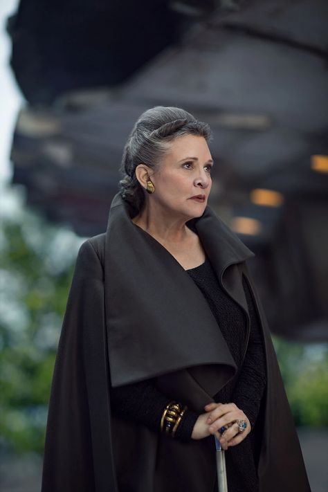 ‘The Last Jedi’ Costume Designer on His Inspiration – The Hollywood Reporter General Leia Organa, Jedi Costume, Star Wars Sequel Trilogy, Leia Costume, Leia Star Wars, Star Wars Princess Leia, The Rise Of Skywalker, Rise Of Skywalker, Star Wars Costumes