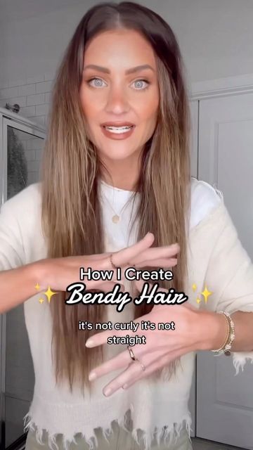 30 Something Hair, Lindsey Simon Gurk Hair, Lindsey Gurk Style, Simple Ways To Style Medium Length Hair, 2024 Mom Hair, Lindsey Gurk Hair, Long Hair Tricks, Quick Hairstyles Medium Hair, Textured Hair Tutorial