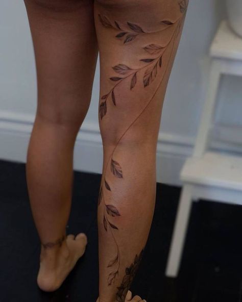 Tattoo Bein Frau, Fineline Tattoo Ideas, Tattoo Leggings, Best Leg Tattoos, Wrap Around Tattoo, Fruit Tattoo, Wrap Tattoo, Fineline Tattoo, Vine Tattoos