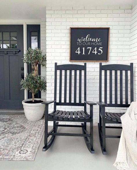 Diy Farmhouse Ideas, House Front Porch, Farmhouse Porch, Welcome To Our Home, Casa Exterior, Front Porch Decorating, Farmhouse Furniture, Home Decor Signs, Farmhouse Living