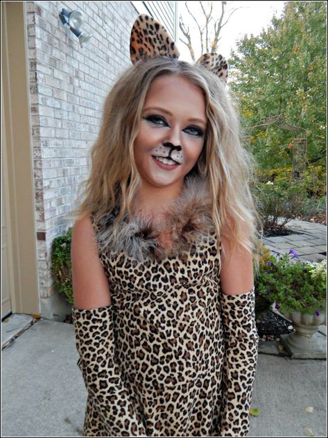 Cat Costume Details - DIY Cat Costume - For Girls With Attitude - Part 2 on MyHumbleHomeandGarden.com Homemade Cat Costume, Halloween Cat Outfit, Diy Cat Costume, Cat Girl Costume, Cats Costume, Spring Costume, Cat Costume Kids, Cat Costume Diy, Cat Outfits