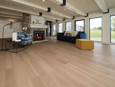 White Oak Isla Exclusive Brushed - Farmhouse - Living Room - Montreal - by Mirage Hardwood Floors Hardwood Floor Colors, White Oak Hardwood Floors, Light Hardwood, Floor Molding, Oak Wood Floors, Oak Hardwood Flooring, Hardwood Plywood, White Oak Floors, Oak Flooring