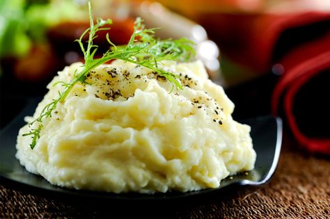 Make gourmet mashed potatoes for Thanksgiving Gf Mashed Potatoes, Mashed Potatoes Ina Garten, Gourmet Mashed Potatoes, Thanksgiving Mashed Potatoes Recipe, Pressure Cooker Mashed Potatoes, Best Garlic Mashed Potatoes, Truffle Mashed Potatoes, بطاطس مهروسة, Mashed Potatoes Thanksgiving