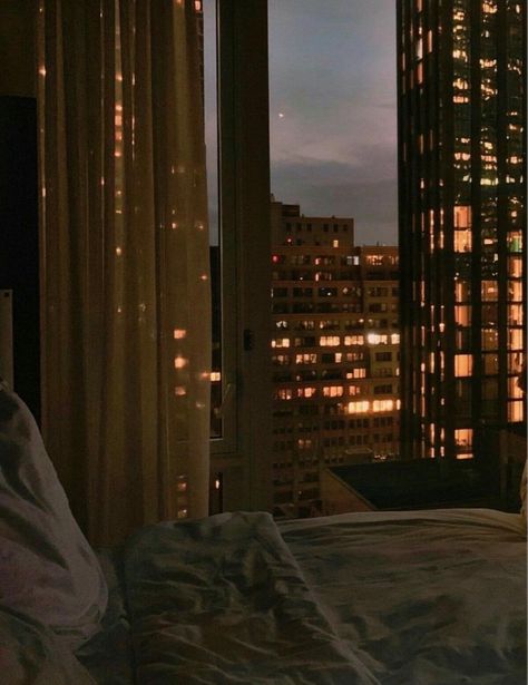 Peace and simple those city views 🌃 City Lights, At Night, The City, Tumblr, Bedroom, Beauty