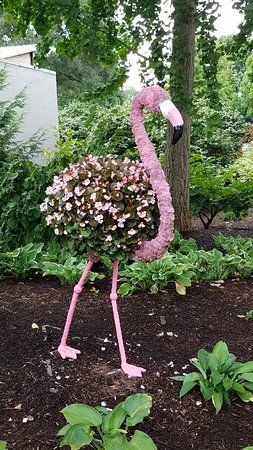 Franklin Park Conservatory, Flamingo Garden, Garden Tiles, Garden Decor Diy, Raised Garden Beds Diy, Cottage Garden Design, Vintage Garden Decor, Garden Art Sculptures Diy, Garden Artwork