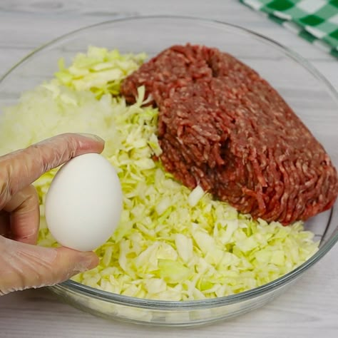 Cabbage And Ground Beef, Minced Beef Recipes, Hamburger Dishes, Ground Beef And Cabbage, Minced Meat Recipe, Homemade Chinese Food, Ground Beef And Potatoes, Minced Beef, Mince Recipes