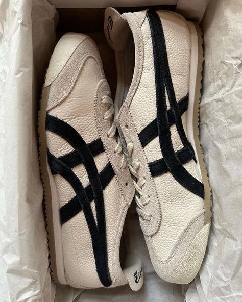 Skincare Accessories, Onitsuka Tiger Mexico 66, Dr Shoes, Aesthetic Lifestyle, Accessories Bag, Life Funny, Shoe Inspo, Jane Birkin, Tiktok Style