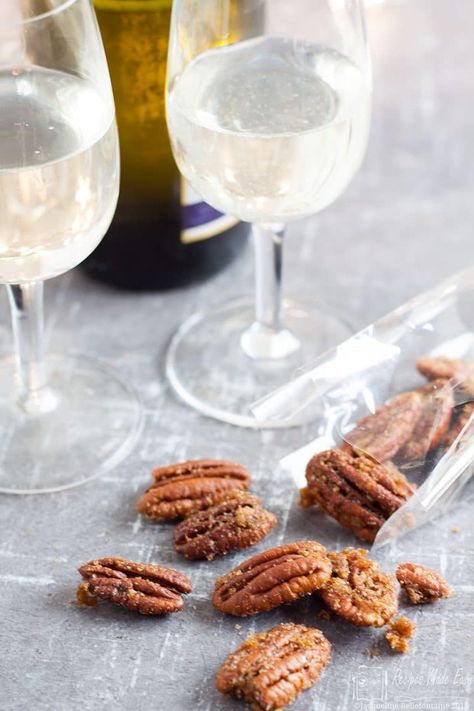 Caramelised Pecans - Recipes Made Easy Drink Party, Mini Bites, Pecan Nuts, Pecan Recipes, Crunchy Pecans, Almond Recipes, Party Drinks, Pecans, Vegan Gluten Free