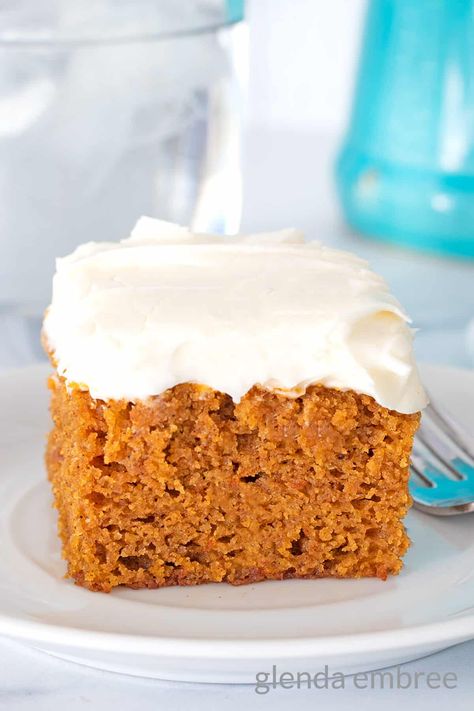 Best Easy Pumpkin Bars Recipe (Pumpkin Spice Bars) - Glenda Embree Pumpkin Spice Bars, Pumpkin Bars Recipe, Spice Bars, Easy Pumpkin Bars, Vanilla Extract Recipe, Pumpkin Sheet Cake, Vegan Thanksgiving Recipes, Pumpkin Bars, Sheet Cakes