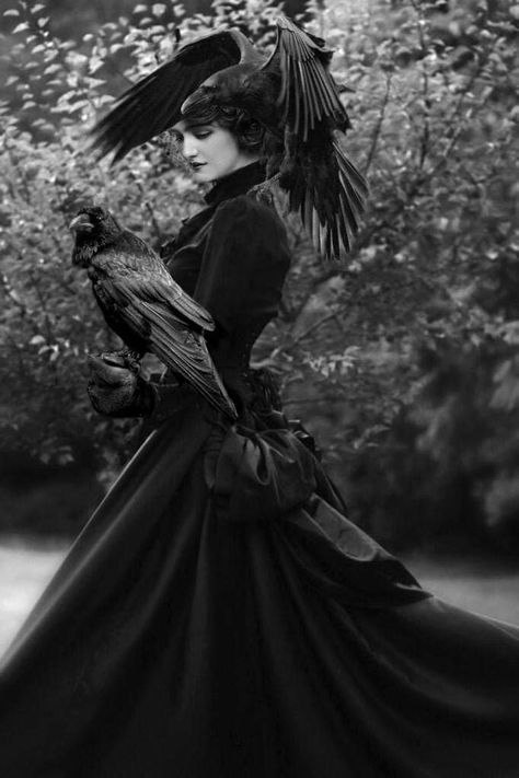 Robin Isely, Shojo Anime, Victorian Aesthetic, Neo Victorian, Victorian Goth, Gothic Aesthetic, Gothic Beauty, Victorian Gothic, Gothic Outfits