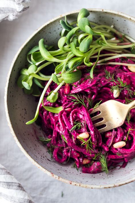 beet noodles with yogurt and dill Beet Noodles Recipes, Beet Noodles, Feasting At Home, Endo Diet, Food Boards, Vegetarian Pasta Recipes, Beach Food, Healthy Vegetable Recipes, Beet Recipes