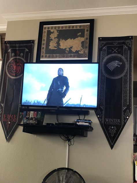 Game of thrones living room Game Of Thrones Room Ideas, Game Of Thrones Bedroom Ideas, Game Of Thrones Room, Game Of Thrones Bedroom, Game Of Thrones Decor, Pic Wall, Dragon House, Makeover Bedroom, Throne Room