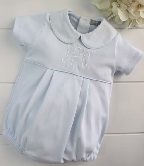 Baby boys blue cotton bubble outfit features a round Peter Pan collar and can be personalized for a unique take home outfit or baby shower gift. 100% Peruvian Pima Cotton Machine Washable Looks great monogrammed (font shown is Fishtail) Runs true to size Newborn Boy Summer Outfits, Preppy Baby Boy, Bubble Outfit, Baby Boy Easter Outfit Infants, Bubble Clothes, Baby Boy Monogram, Baby Boy Easter, Future Son, Southern Baby