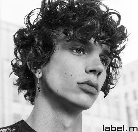 Easy Ways To Transition Your Look From Winter To Spring - Bangstyle Long Curly Hair Men, Men's Curly Hairstyles, Scrunched Hair, Male Haircuts Curly, Dry Curly Hair, Medium Curly, Boys Hair, Boy Hair, Medium Curly Hair Styles