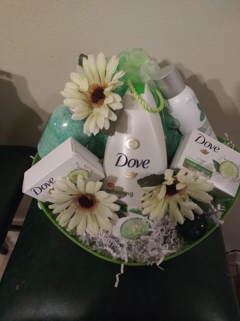 Dove Go Fresh, Dove Soap, Salt Bath, Gift Baskets For Women, Large Bath, Bath Sponge, Small Bath, Bath Salt, Basket Set