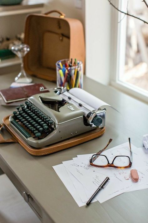 Stained Plywood Floors, Tiny Home Cost, Plywood Flooring, Wooden Porch, Micro House, Foto Art, Vintage Typewriters, Modern Light Fixtures, Design Student