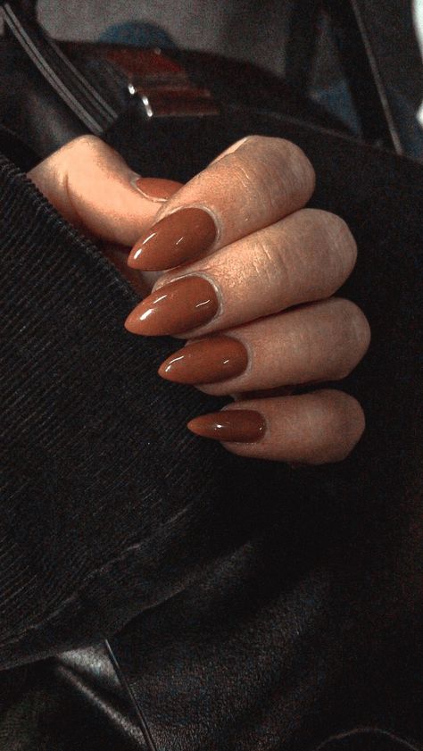 Cinnamon Color Nails, Terracotta Nails, Cinnamon Nails, Cinnamon Color, Cinnamon Girl, Girls Nails, Nail Paint, Nail Color, Rust Color