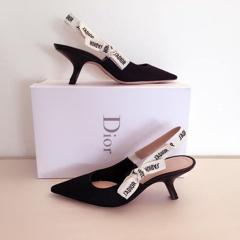 Christian Louboutin Outfits, Heels Aesthetic, Christian Louboutin Outlet, Short Heels, Classy Shoes, Slingback Flats, Bow Flats, Dior Shoes, Shoe Obsession