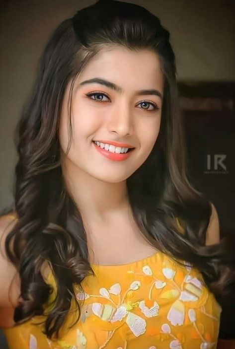 Actress Hairstyles, Bollywood Hairstyles, Beautiful Smile Women, Beautiful Smile, Long Hair, Actresses, Hair Styles, Hair, Beauty