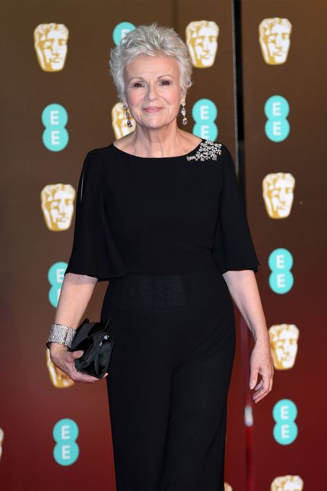 Julie Walters Hair, Julie Walters, Chemo Hair, Dramatic Style, Ct Scan, British Actresses, Aging Gracefully, Short Hairstyles For Women, Role Models