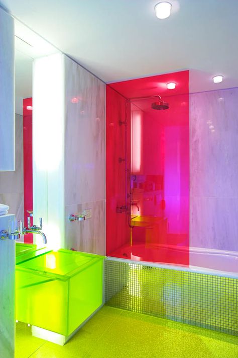 Crazy Interior Design, Neon Bathroom, Pop Art Bathroom, Funky Bathroom, Eclectic Bathroom, Funky Style, In Bathroom, Dream House Interior, Remodel Bedroom