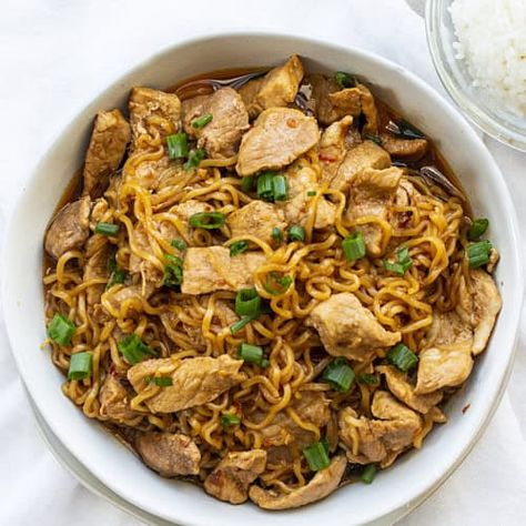 Easy Spicy Pork Noodles - I Am Homesteader Pork And Noodles Recipes, Pork Noodles Recipe, Pork Spaghetti, Spicy Pork Noodles, Pork Noodles, Noodles Recipes, Spicy Pork, Noodles Recipe, Bbq Pork