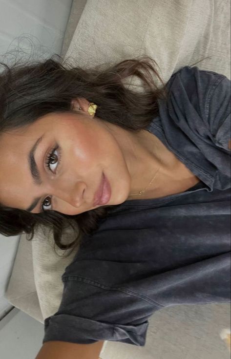 Fav Beauty Products, Natural Brunette Makeup, Kika Gomes Outfits, Baddie Makeup Natural, Maquillage On Fleek, Aesthetic 2024, Smink Inspiration, Rich Girl Aesthetic, Designer Name