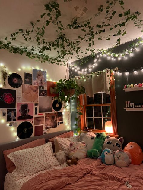 Atheistic Bedroom Ideas, Cozy Spring Bedroom Ideas, Cellar Bedroom Ideas, Bedroom Ideas 13 Girl, Cute Teen Girl Bedroom Ideas Aesthetic, Big Room Ideas Bedrooms Teens Aesthetic, Asthetic Room Ideas For Teen Girl, Asthetic Rooms For Teenagers, Bedroom Inspirations For Teens