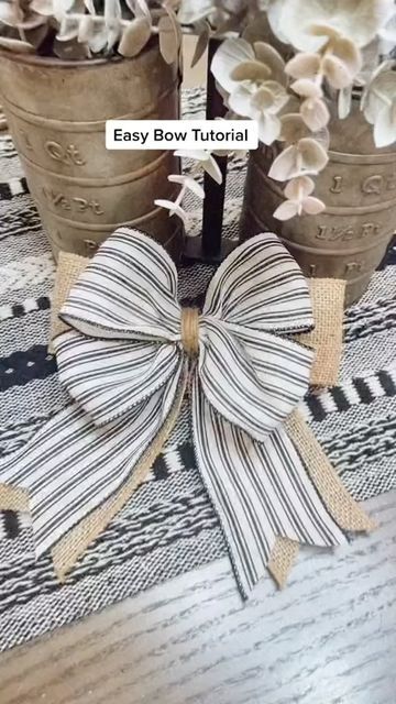 Easy Bow Tutorial, Bow Making Tutorials, Diy Wreath Bow, Easy Bow, Christmas Bows Diy, Homemade Bows, Door Signs Diy, Ribbon Crafts Diy, Easter Bows