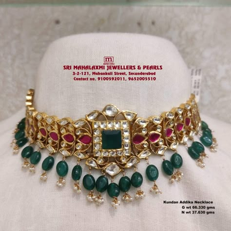 Whatsapp Video Call, Fashion Jewelry Necklaces Gold, Kundan Choker Necklace, Diamond Pendant Jewelry, Bridal Jewellery Inspiration, Bridal Necklace Designs, Antique Necklaces Design, Choker Necklace Designs, Gold Earrings Wedding