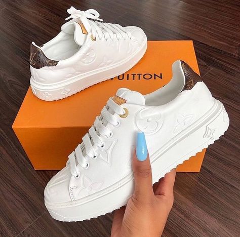 ✨ on Twitter: "louis vuitton time out sneakers… " Zapatillas Louis Vuitton, Louis Vuitton Shoes Sneakers, Louis Vuitton Sneakers, Chanel Cruise, Atelier Versace, Fresh Shoes, Hype Shoes, Luxury Sneakers, Aesthetic Shoes