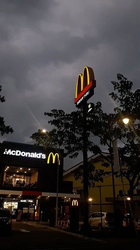 Mc Donald's, Naruto Wallpaper Iphone, Live Backgrounds, Space Phone Wallpaper, Instagram Dp, Story Ideas Pictures, Night Scenery, Weird Dreams, Night Vibes